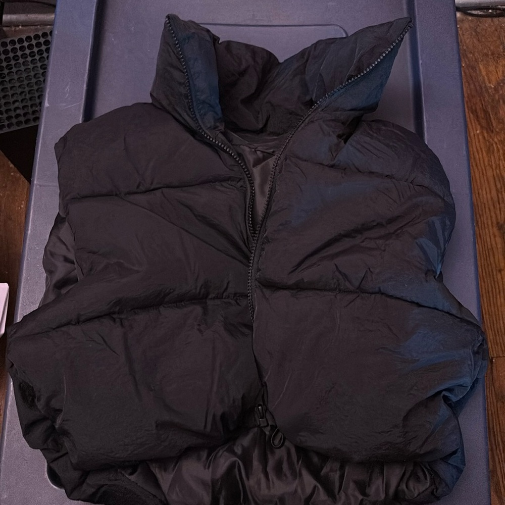Black puffer vest